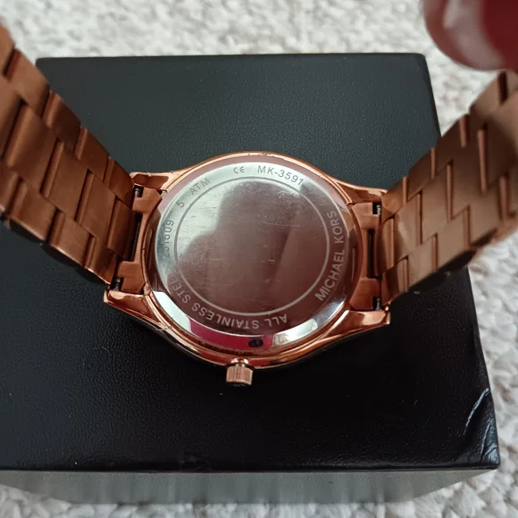 RARE! Michael Kors Rose Gold Slim Runway Watch - Picture 3 of 12